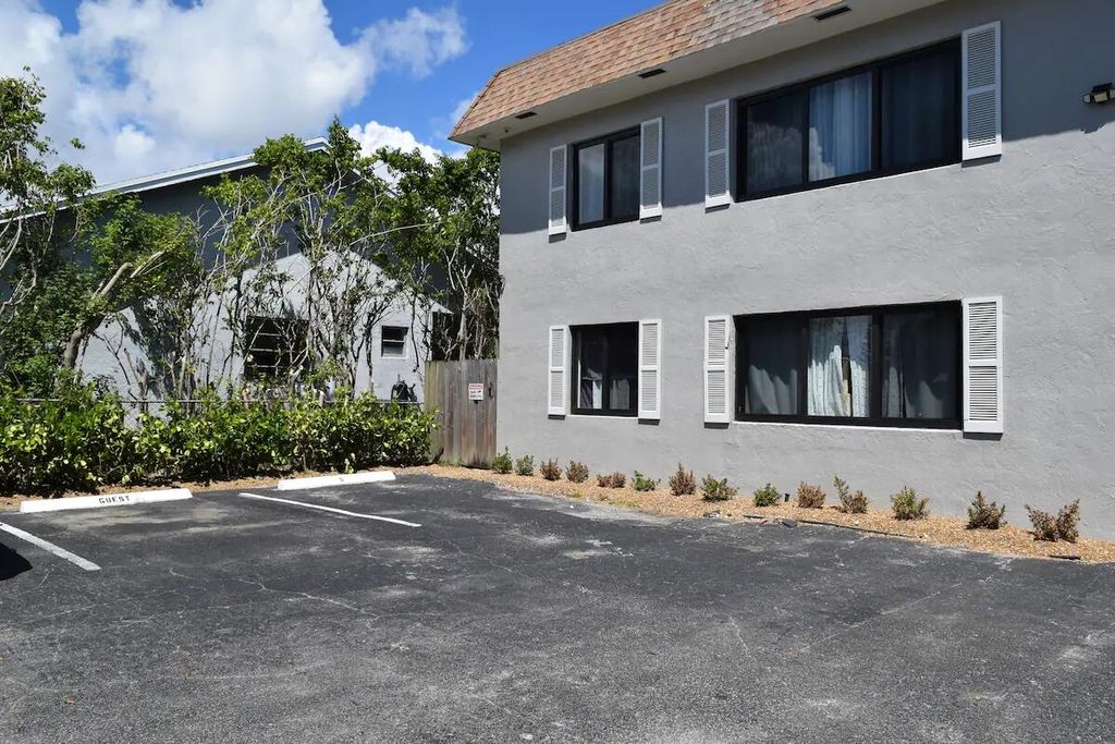 Photo of 523 SE 20th Court #5, Boynton Beach, FL 33435 (MLS # R11169355)