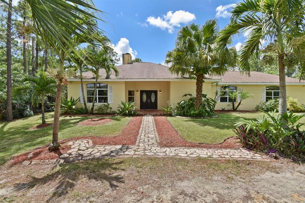 Photo of 16820 84th Court N, Loxahatchee, FL 33470 (MLS # R10743094)
