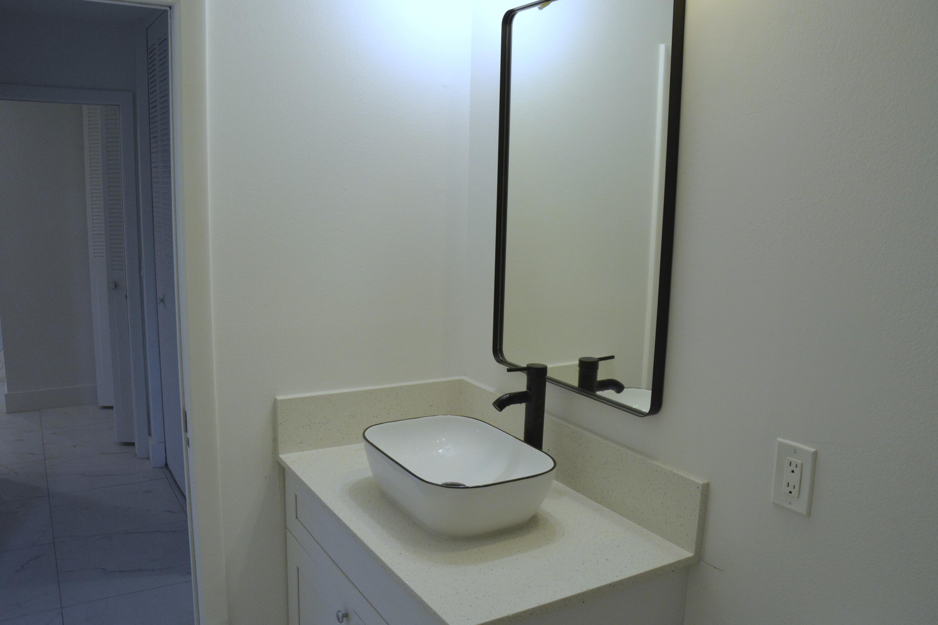 CRESTHAVEN VILLAS 11 CONDO - Residential Lease