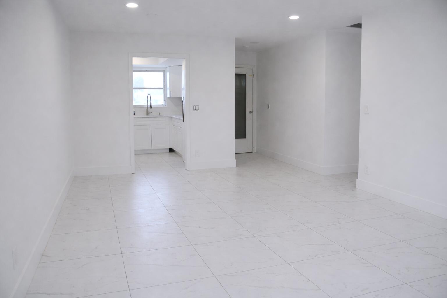 CRESTHAVEN VILLAS 11 CONDO - Residential Lease