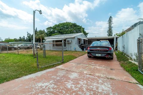 A home in Lake Worth