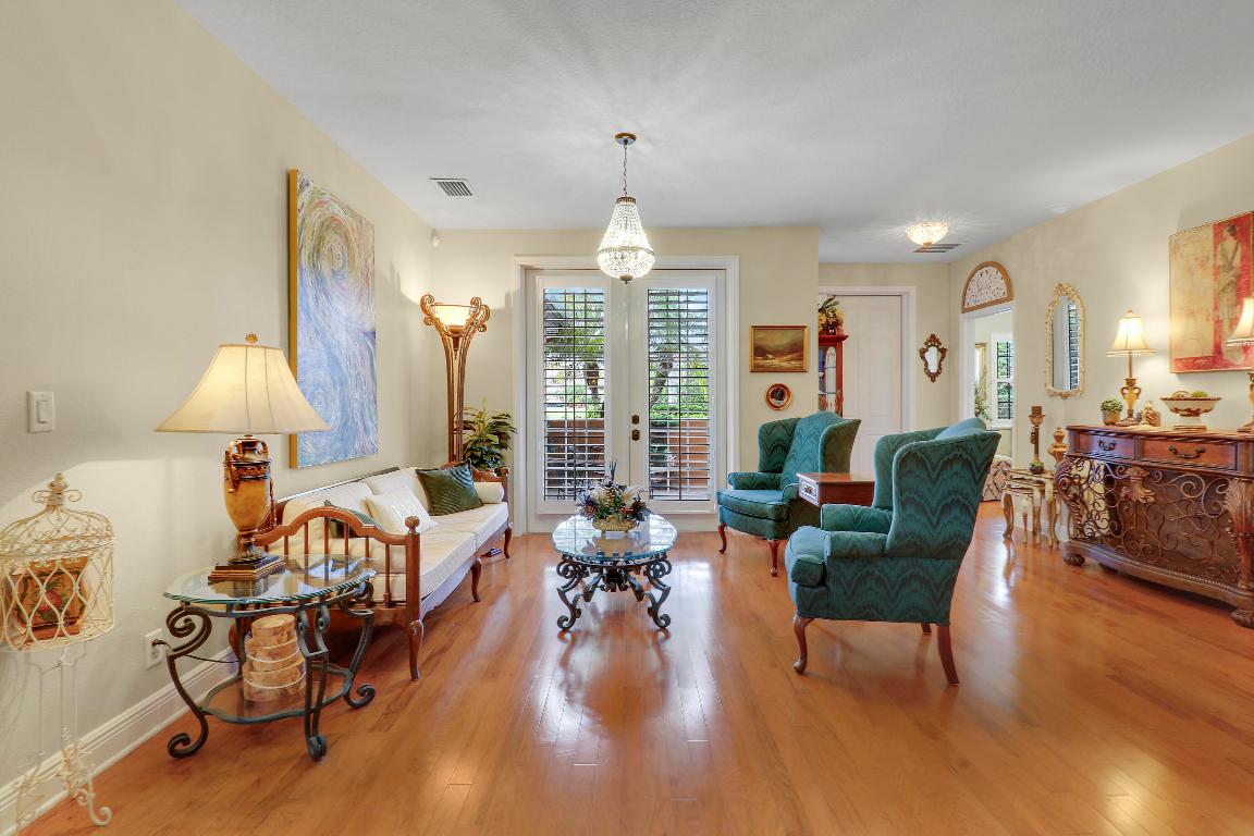 3055 NW Stoney Creek Avenue