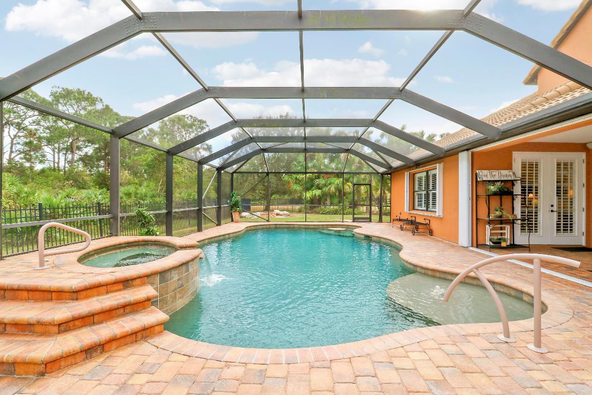 3055 NW Stoney Creek Avenue