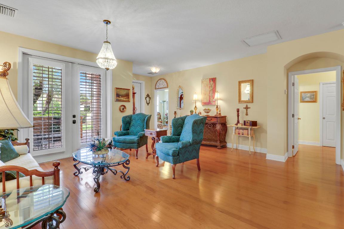 3055 NW Stoney Creek Avenue