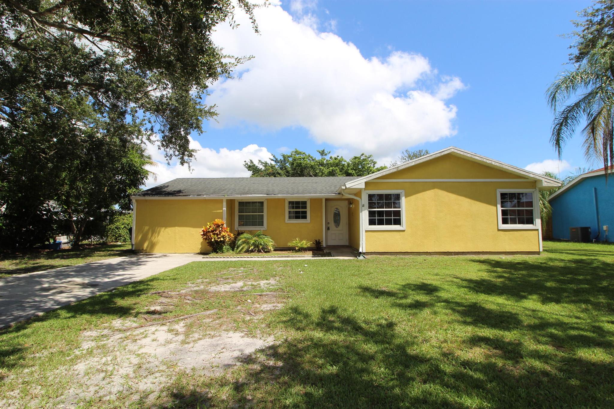 Great location location location accross from Port St Lucie High School.Close to shopping,hospital,and ocean.