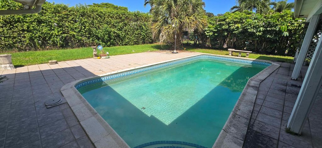 Photo of 1365 SW 14th Street, Boca Raton, FL 33486 (MLS # R11048162)