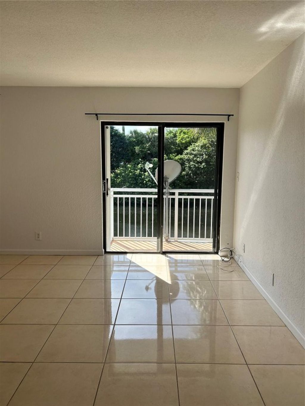 Photo of 405 S Pine Island Road #205D, Fort Lauderdale, FL 33324 (MLS # F10466012)