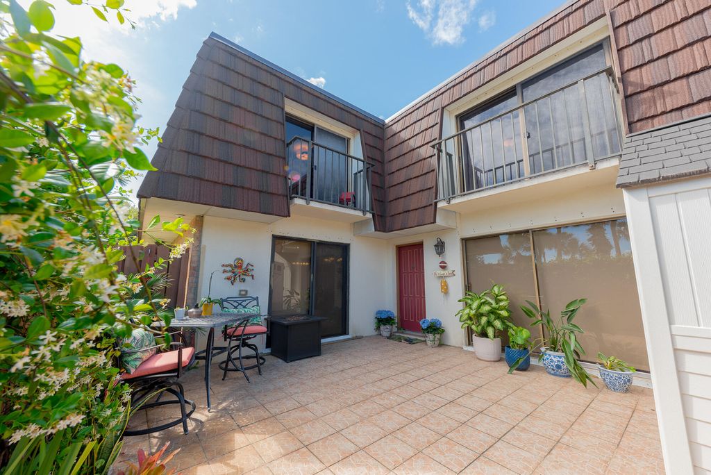 Photo of 5905 SE Riverboat Drive, Stuart, FL 34997 (MLS # R10996708)