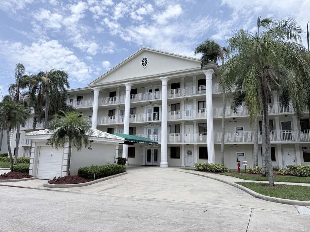 Photo of 6025 S BALBOA Circle #306, Boca Raton, FL 33433 (MLS # B26061561)