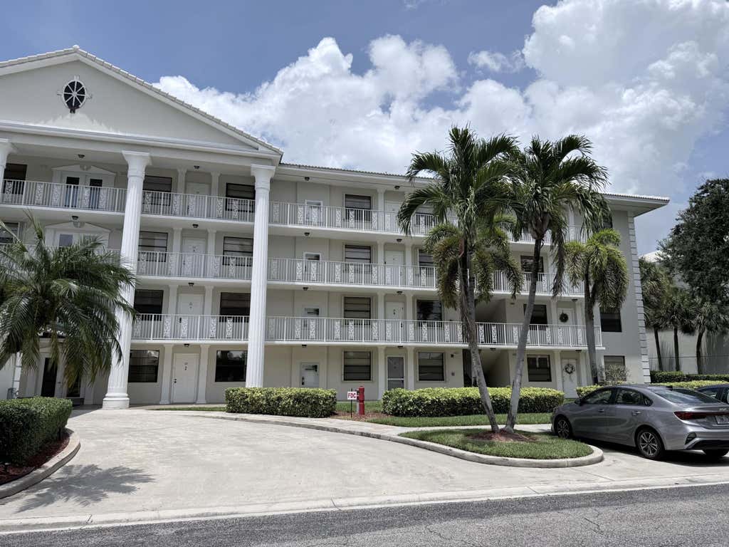 Photo of 6025 S BALBOA Circle #306, Boca Raton, FL 33433 (MLS # B26061561)