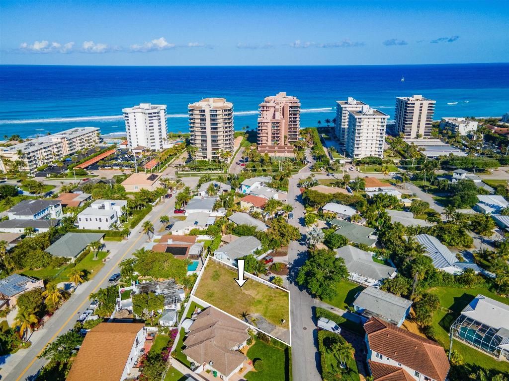 Photo of 451 Neptune Road, Juno Beach, FL 33408 (MLS # R11154293)