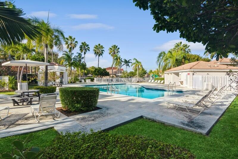 Lakes by the Bay - Residential