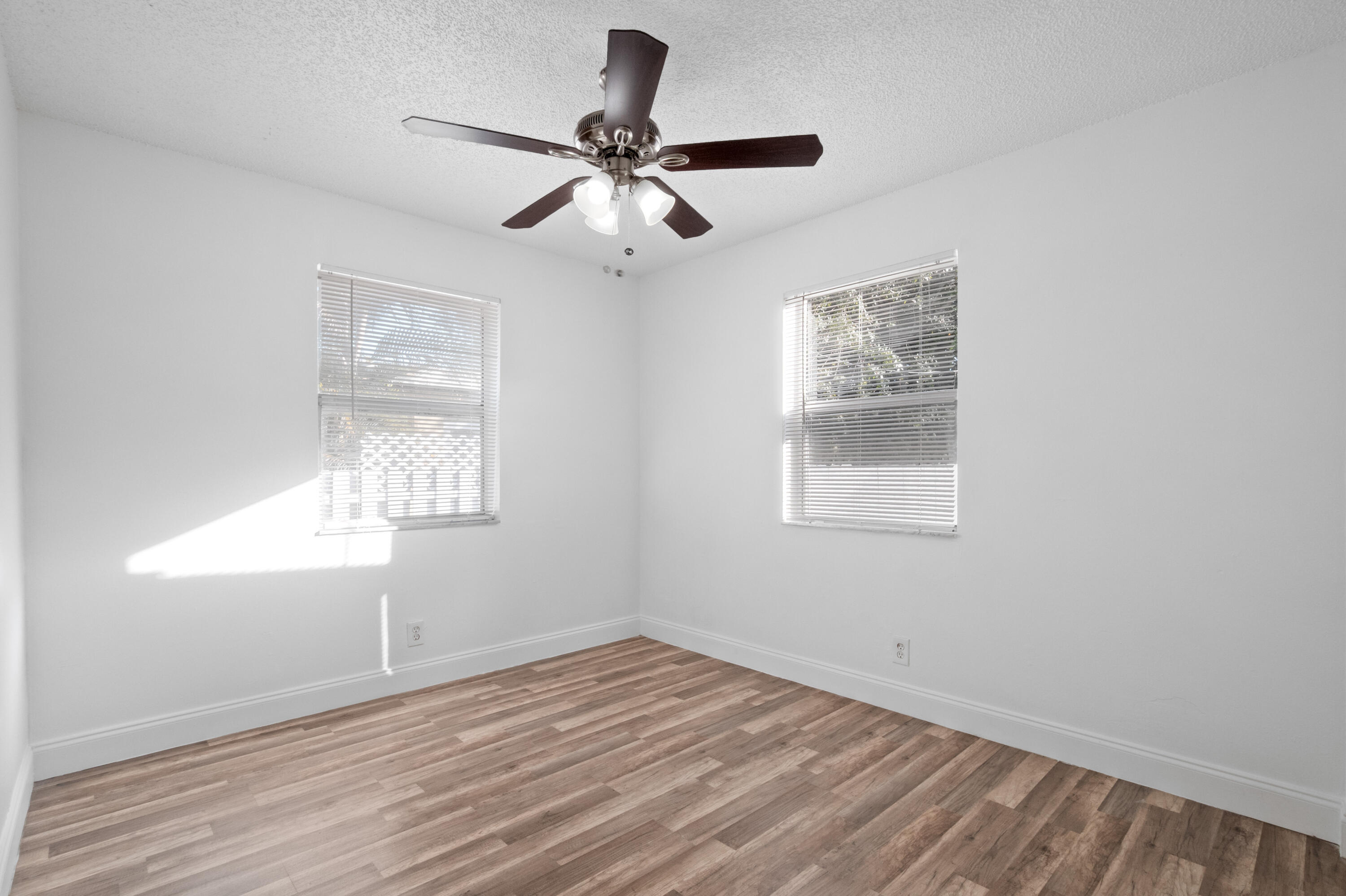 DIXIE PARK - Residential Lease