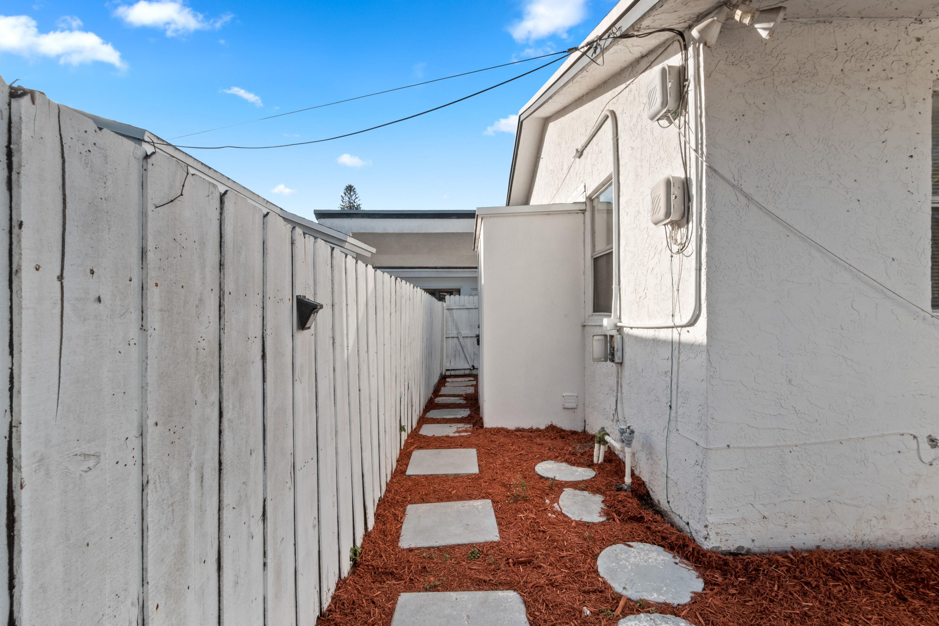 DIXIE PARK - Residential Lease