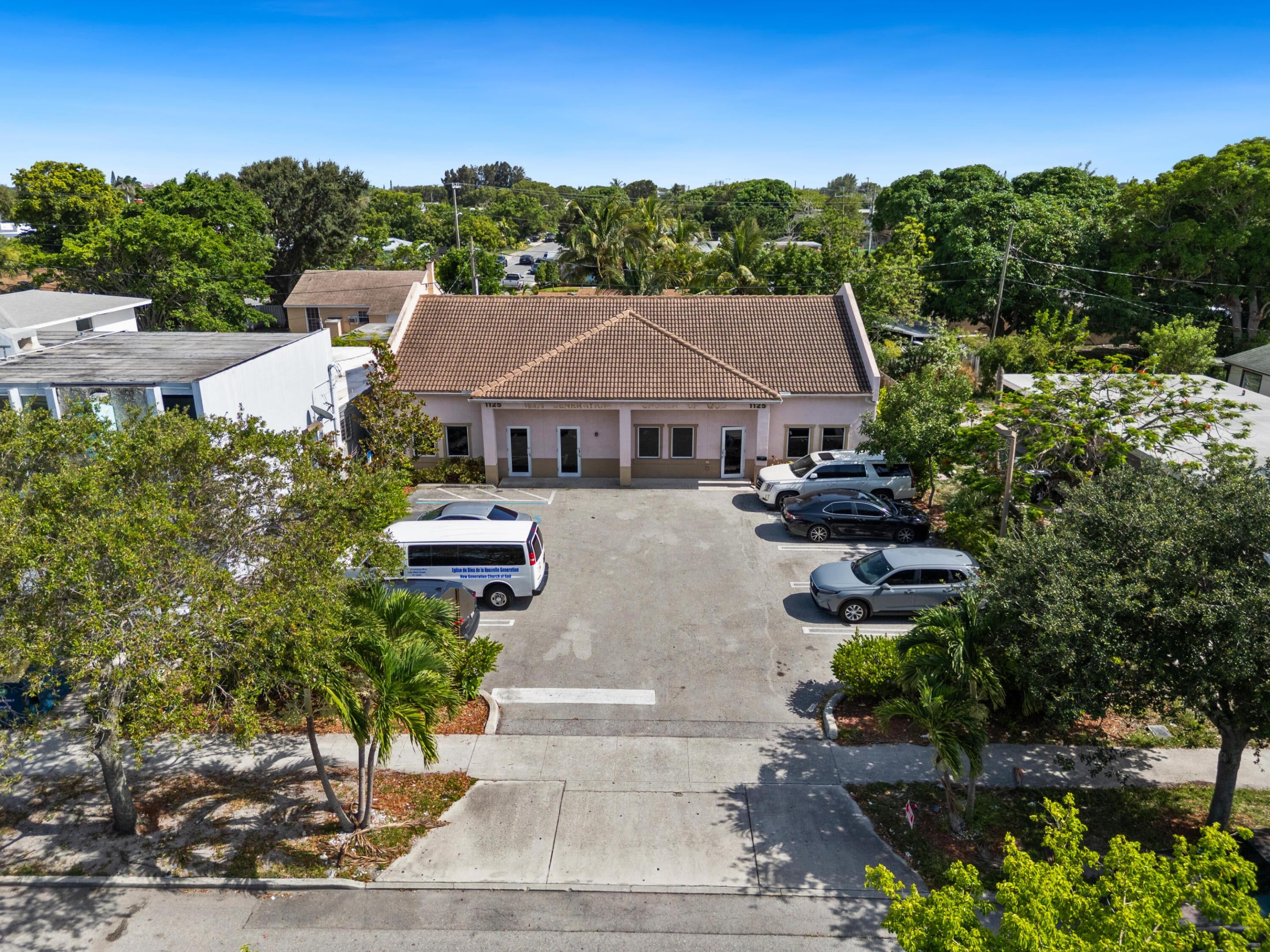 1125 Crestwood Boulevard