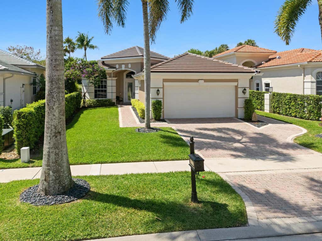 Photo of 15881 Double Eagle Trail, Delray Beach, FL 33446 (MLS # B26055712)
