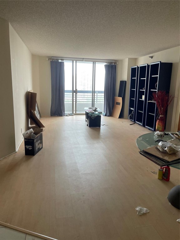 MYSTIC POINTE TOWER 600 - Residential