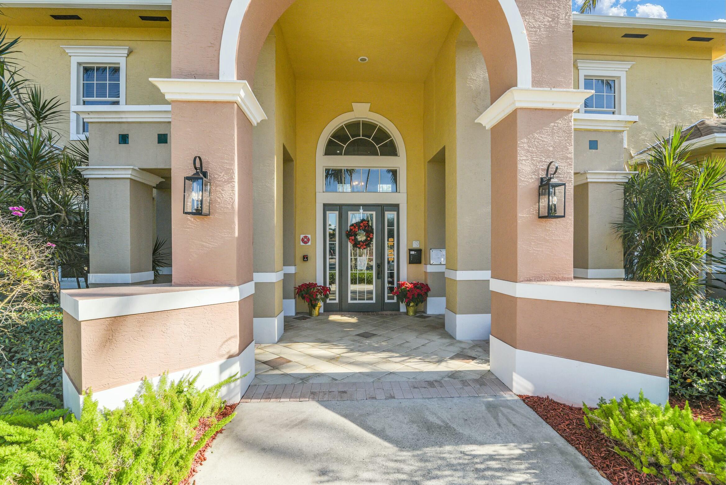 VILLAS AT EMERALD DUNES CONDO - Residential