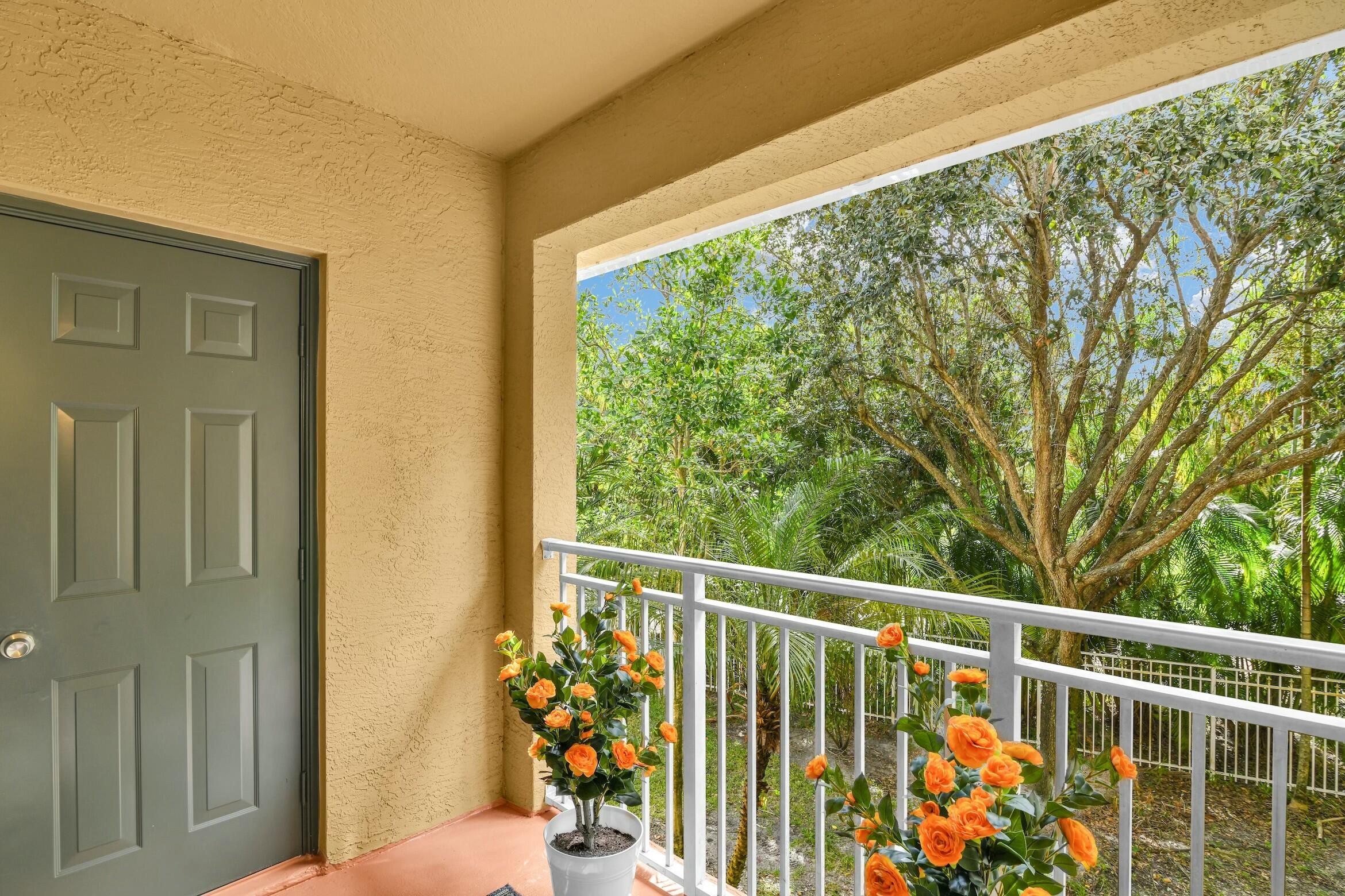 VILLAS AT EMERALD DUNES CONDO - Residential