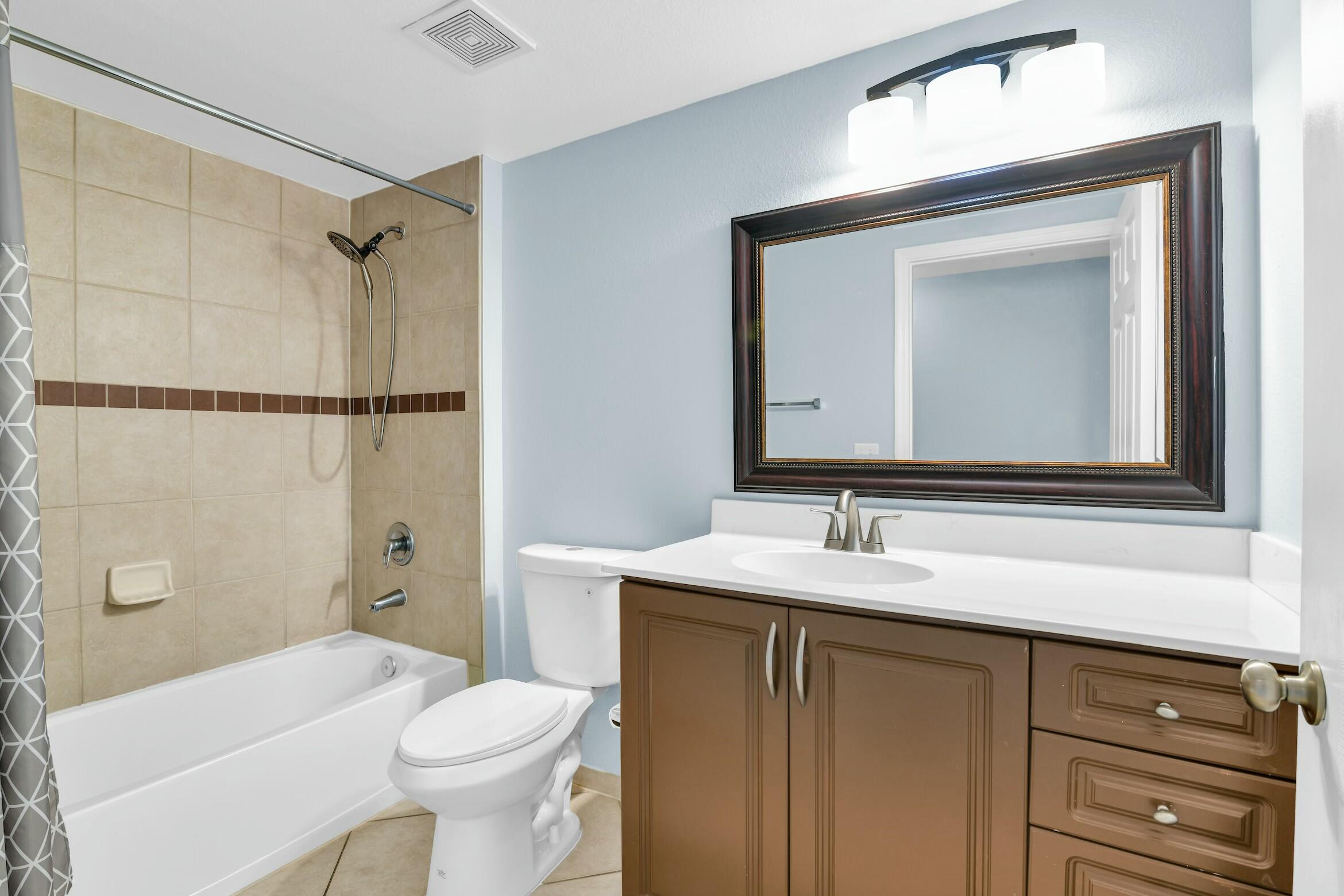 VILLAS AT EMERALD DUNES CONDO - Residential