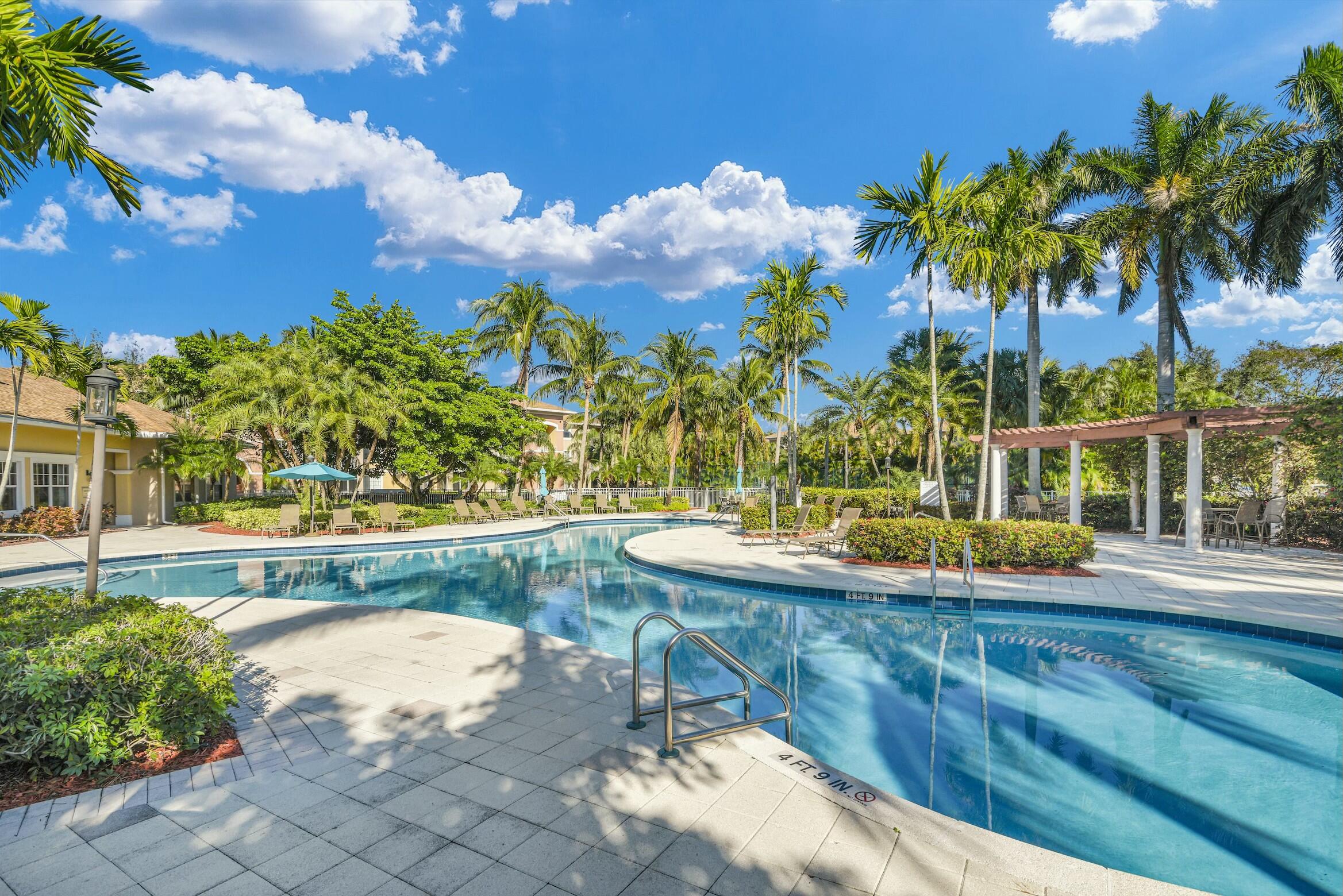 VILLAS AT EMERALD DUNES CONDO - Residential