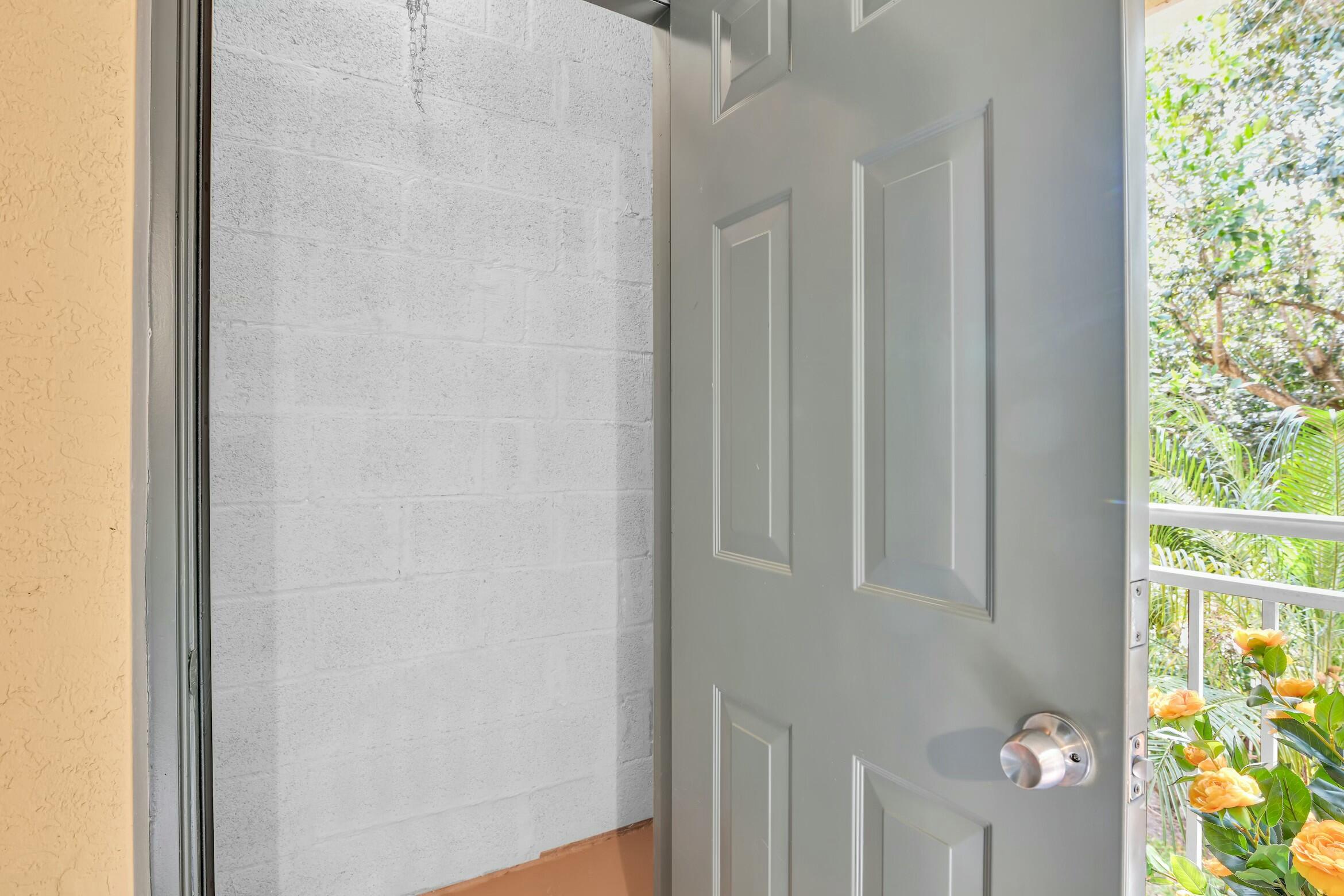 VILLAS AT EMERALD DUNES CONDO - Residential