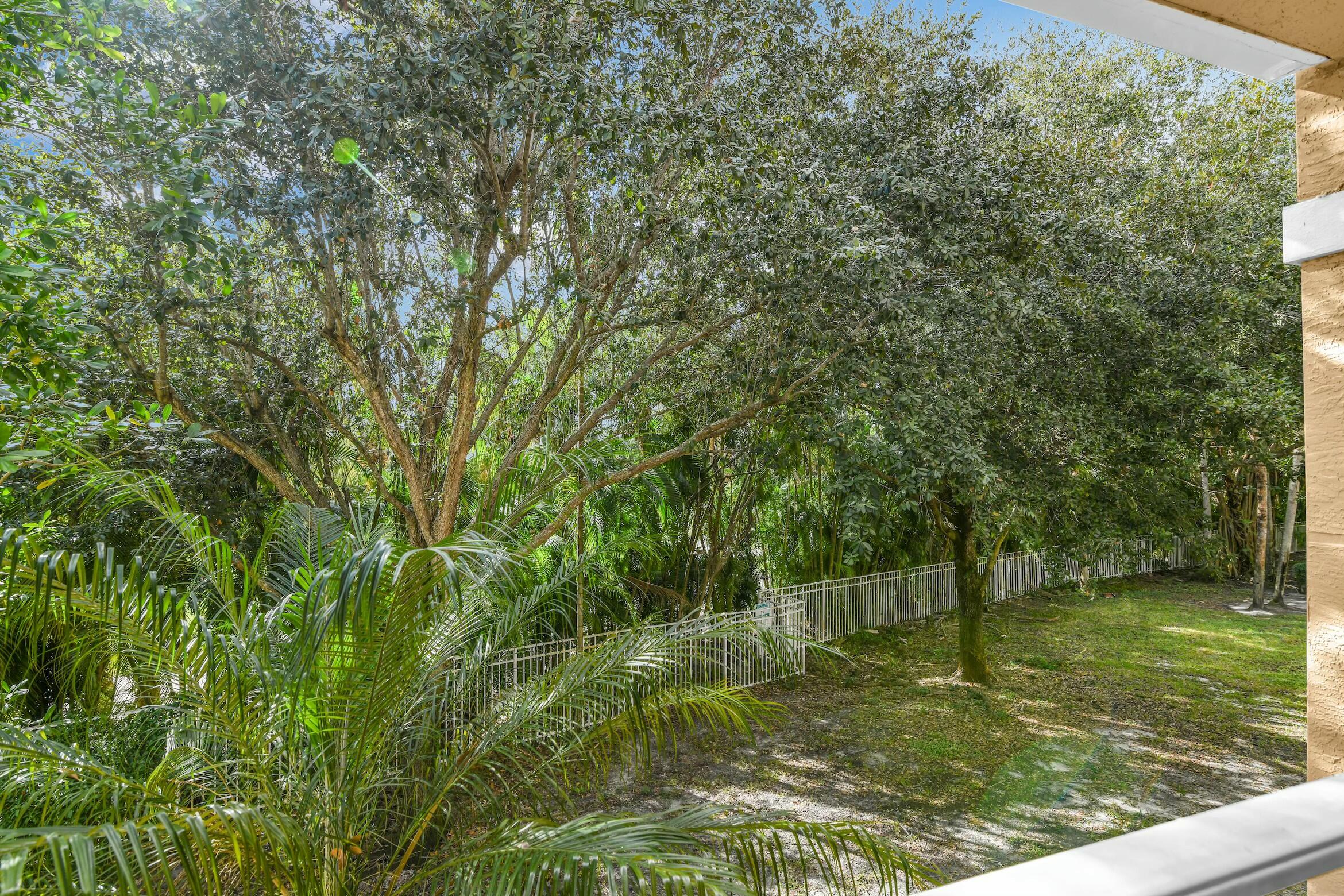 VILLAS AT EMERALD DUNES CONDO - Residential