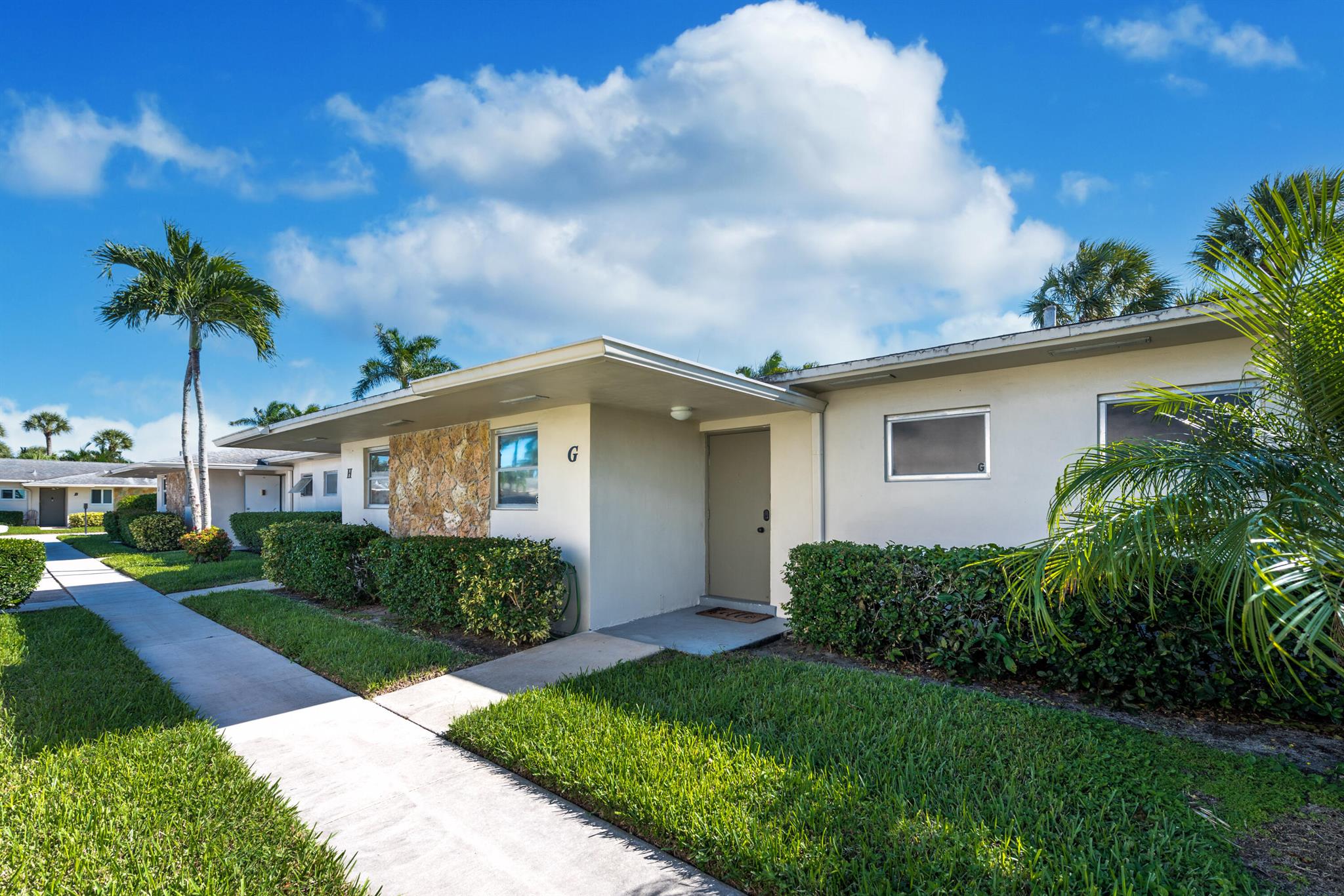 CRESTHAVEN VILLAS CONDO 3 - Residential Lease