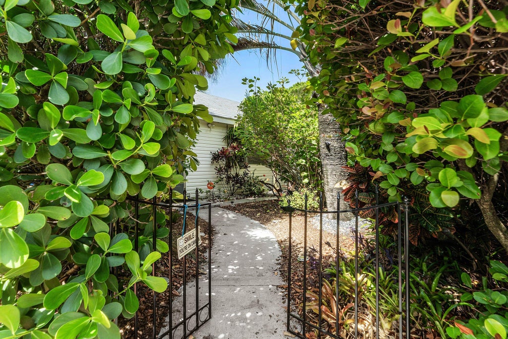 Photo of 1309 Lucerne Avenue, Lake Worth Beach, FL 33460 (MLS # B26050711)