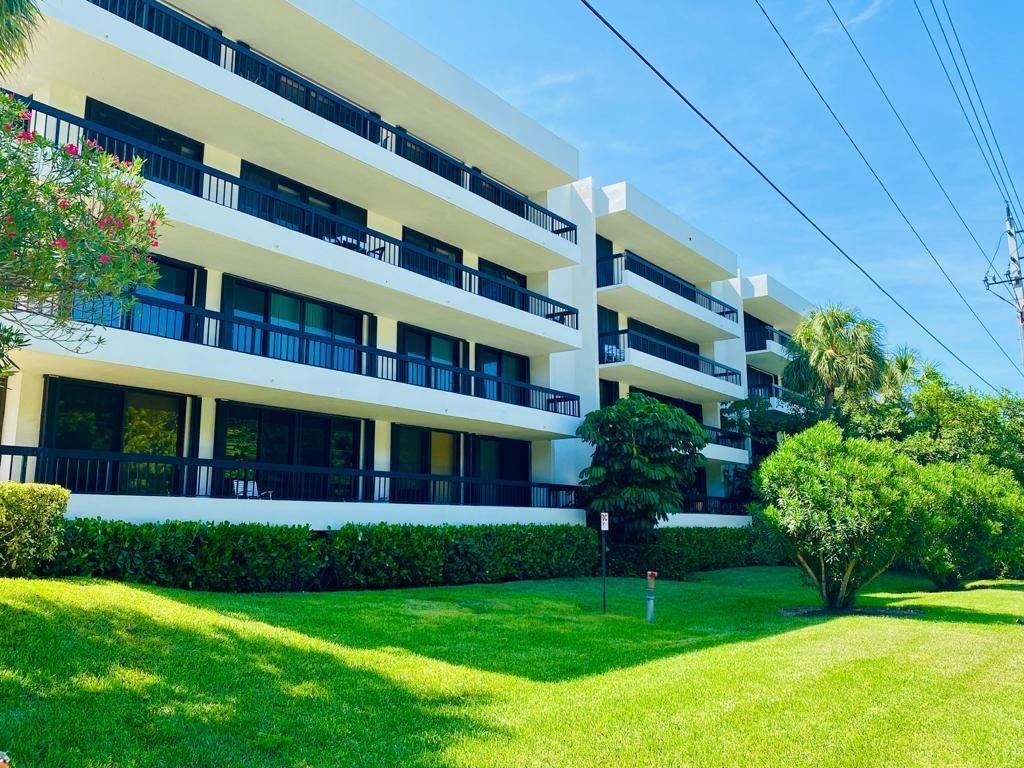Photo of 277 N Ocean Blvd, Boca Raton, FL 33432 (MLS # F10306964)