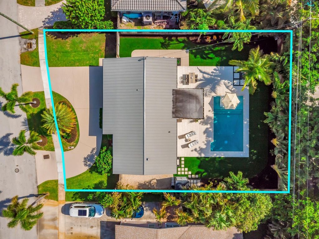 Photo of 300 SE 8th Avenue, Deerfield Beach, FL 33441 (MLS # B26043872)