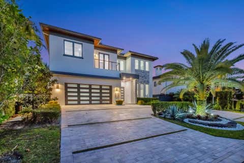 Tiny photo for 334 Isle Of Capri Drive, Fort Lauderdale, FL 33301 (MLS # B26014287)