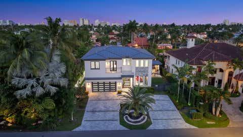 Tiny photo for 334 Isle Of Capri Drive, Fort Lauderdale, FL 33301 (MLS # B26014287)