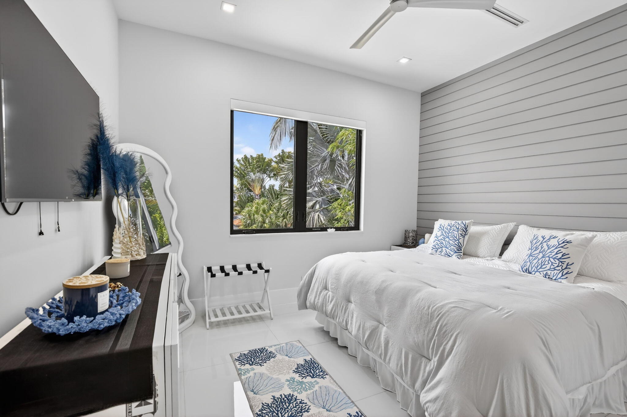 CAPRI OF VENICE - Residential