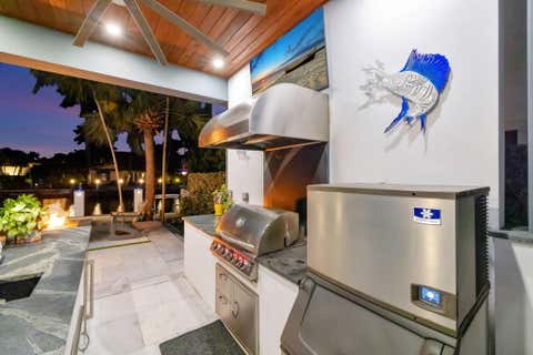 Tiny photo for 334 Isle Of Capri Drive, Fort Lauderdale, FL 33301 (MLS # B26014287)