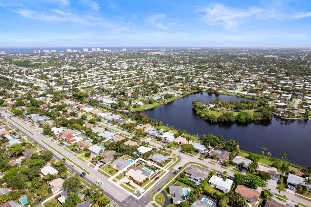 Photo of 1098 W Camino Real Real, Boca Raton, FL 33486 (MLS # R11002120)