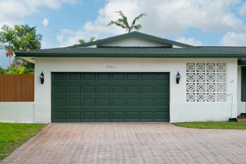 5541 SW 7th Street