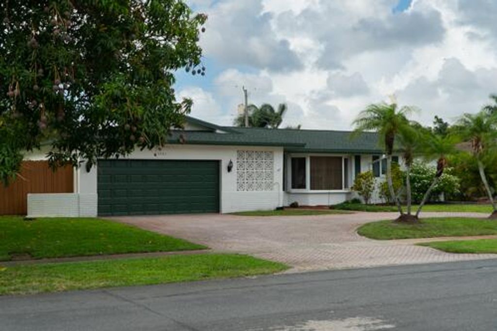 Photo of 5541 SW 7th Street, Plantation, FL 33317 (MLS # B26034961)