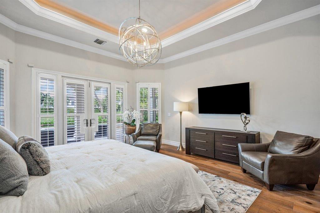 ROYAL PALM YACHT & COUNTRY CLUB - Residential