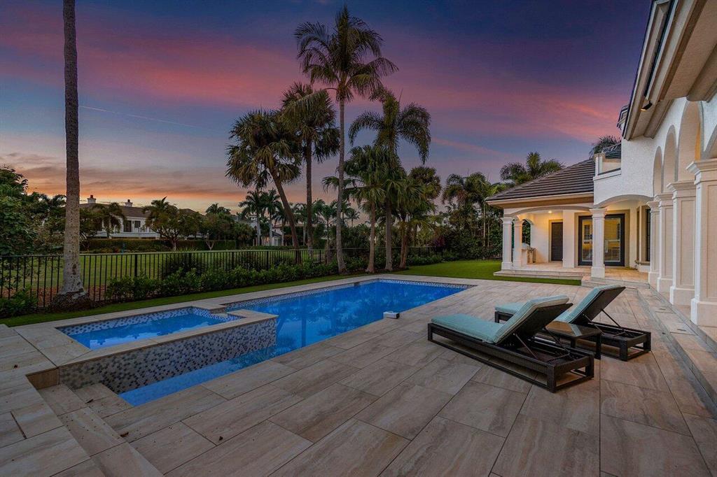 ROYAL PALM YACHT & COUNTRY CLUB - Residential