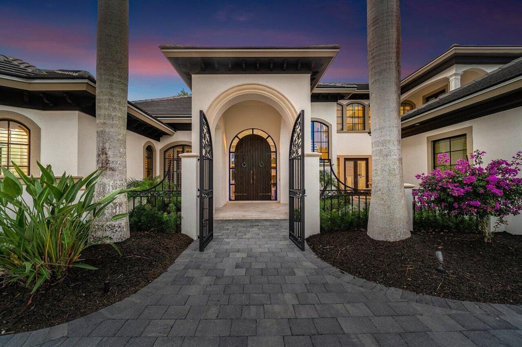 ROYAL PALM YACHT & COUNTRY CLUB - Residential