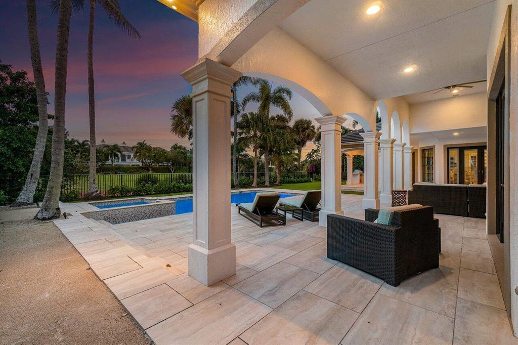 ROYAL PALM YACHT & COUNTRY CLUB - Residential