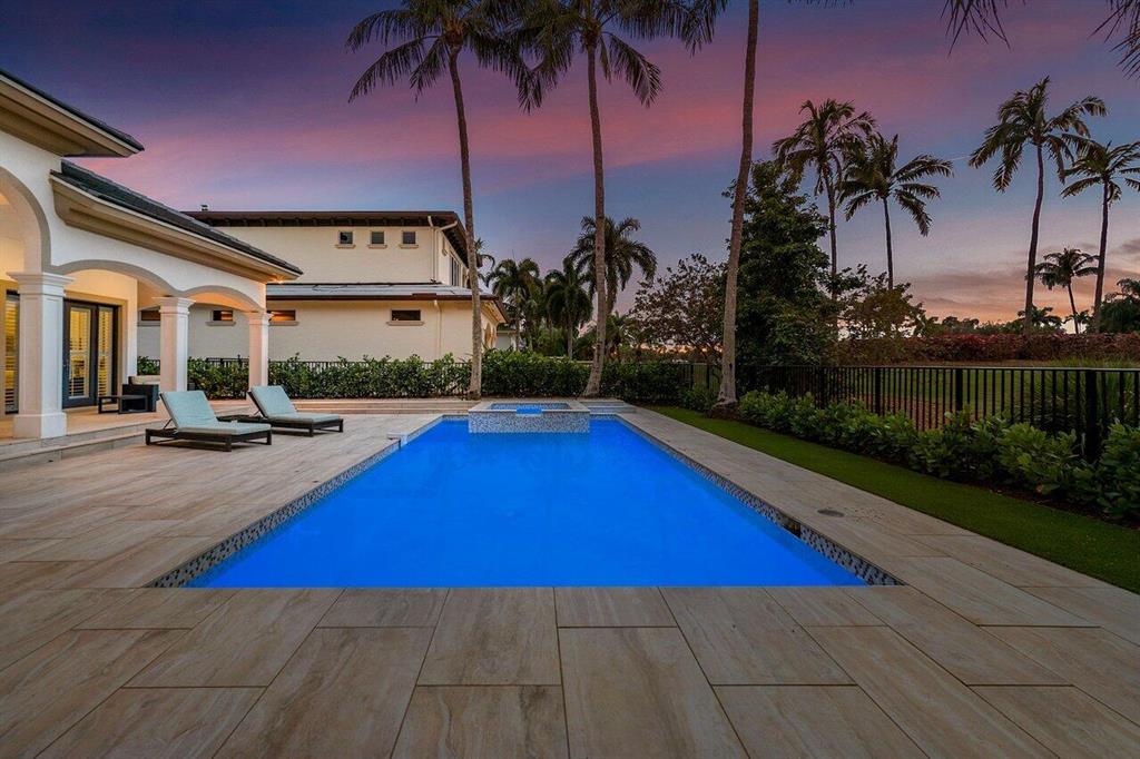 ROYAL PALM YACHT & COUNTRY CLUB - Residential