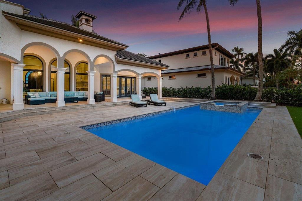 ROYAL PALM YACHT & COUNTRY CLUB - Residential