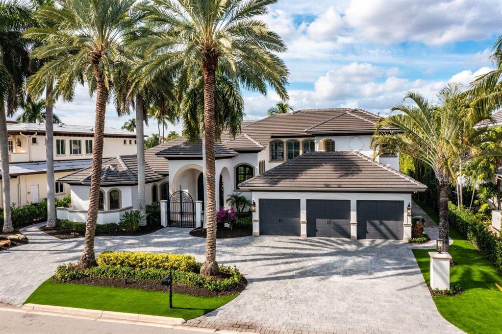 ROYAL PALM YACHT & COUNTRY CLUB - Residential