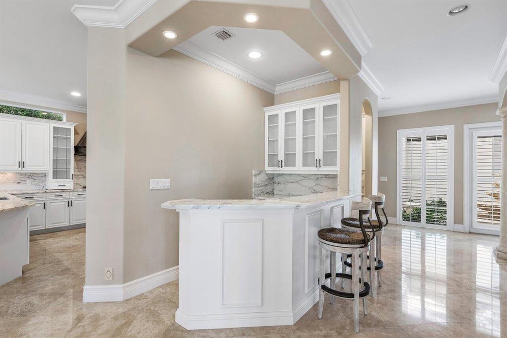 ROYAL PALM YACHT & COUNTRY CLUB - Residential