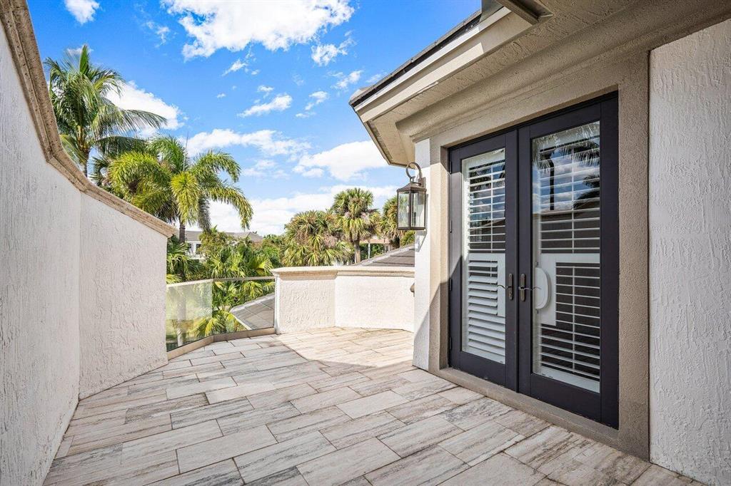 ROYAL PALM YACHT & COUNTRY CLUB - Residential