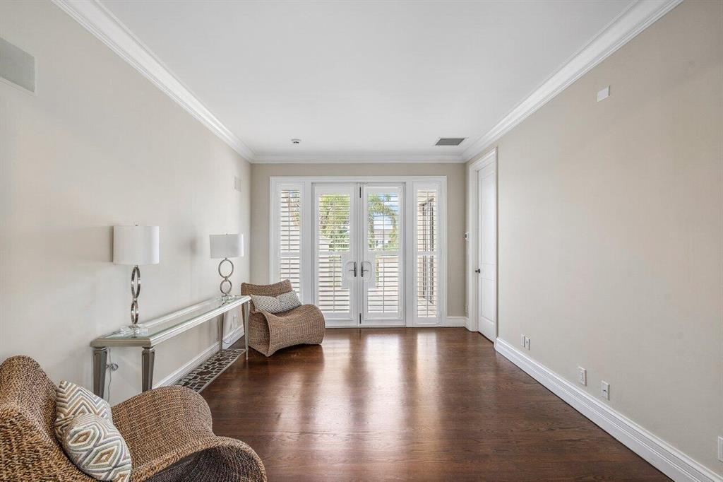 ROYAL PALM YACHT & COUNTRY CLUB - Residential