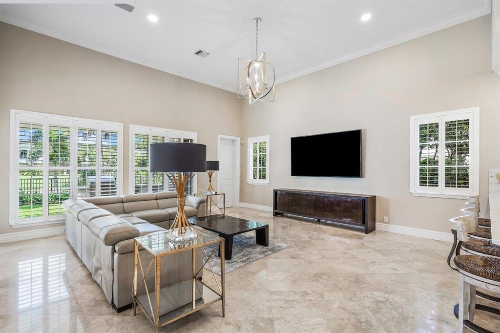 ROYAL PALM YACHT & COUNTRY CLUB - Residential