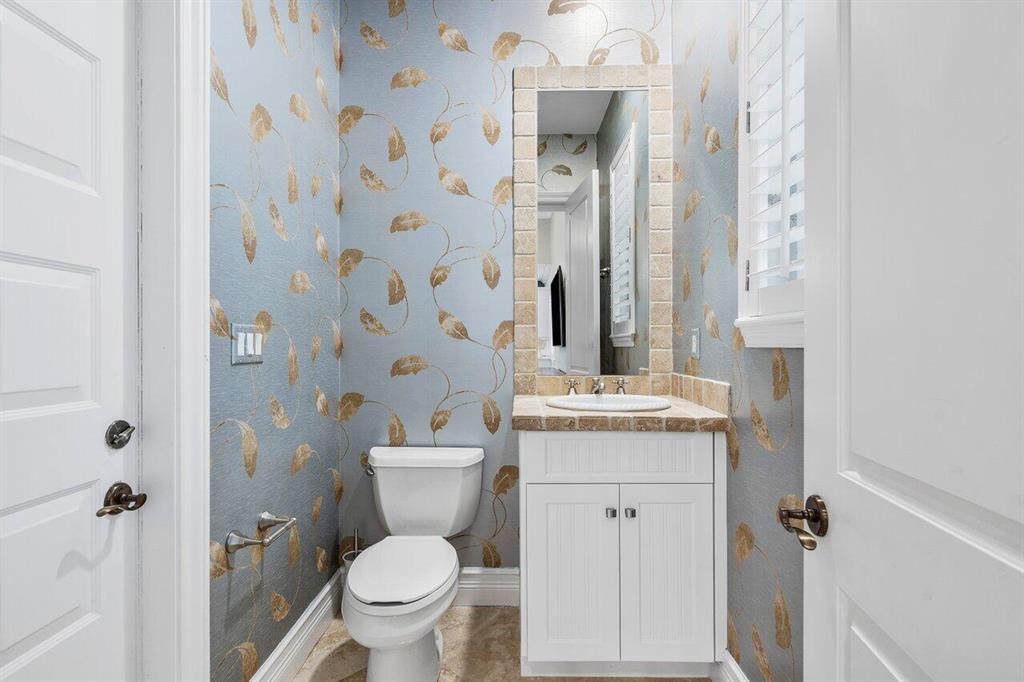 ROYAL PALM YACHT & COUNTRY CLUB - Residential